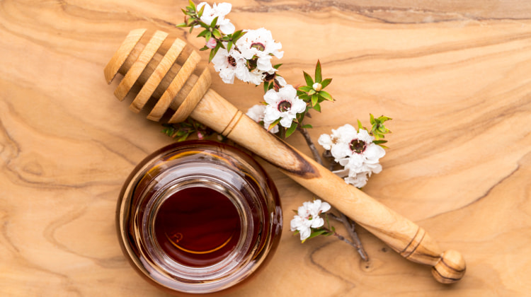 How to Use Manuka Honey for Hair