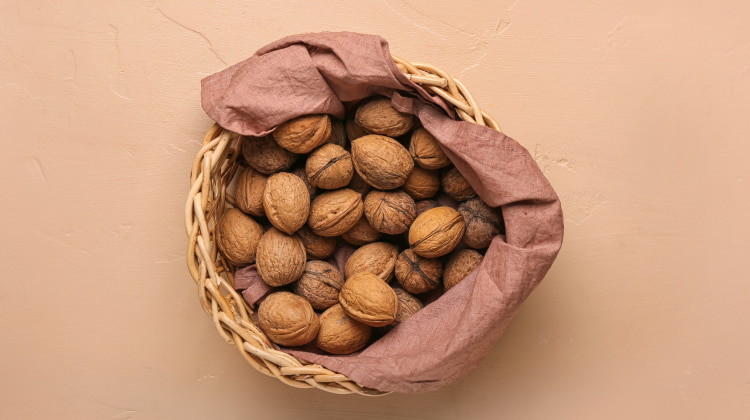 walnut benefits for hair